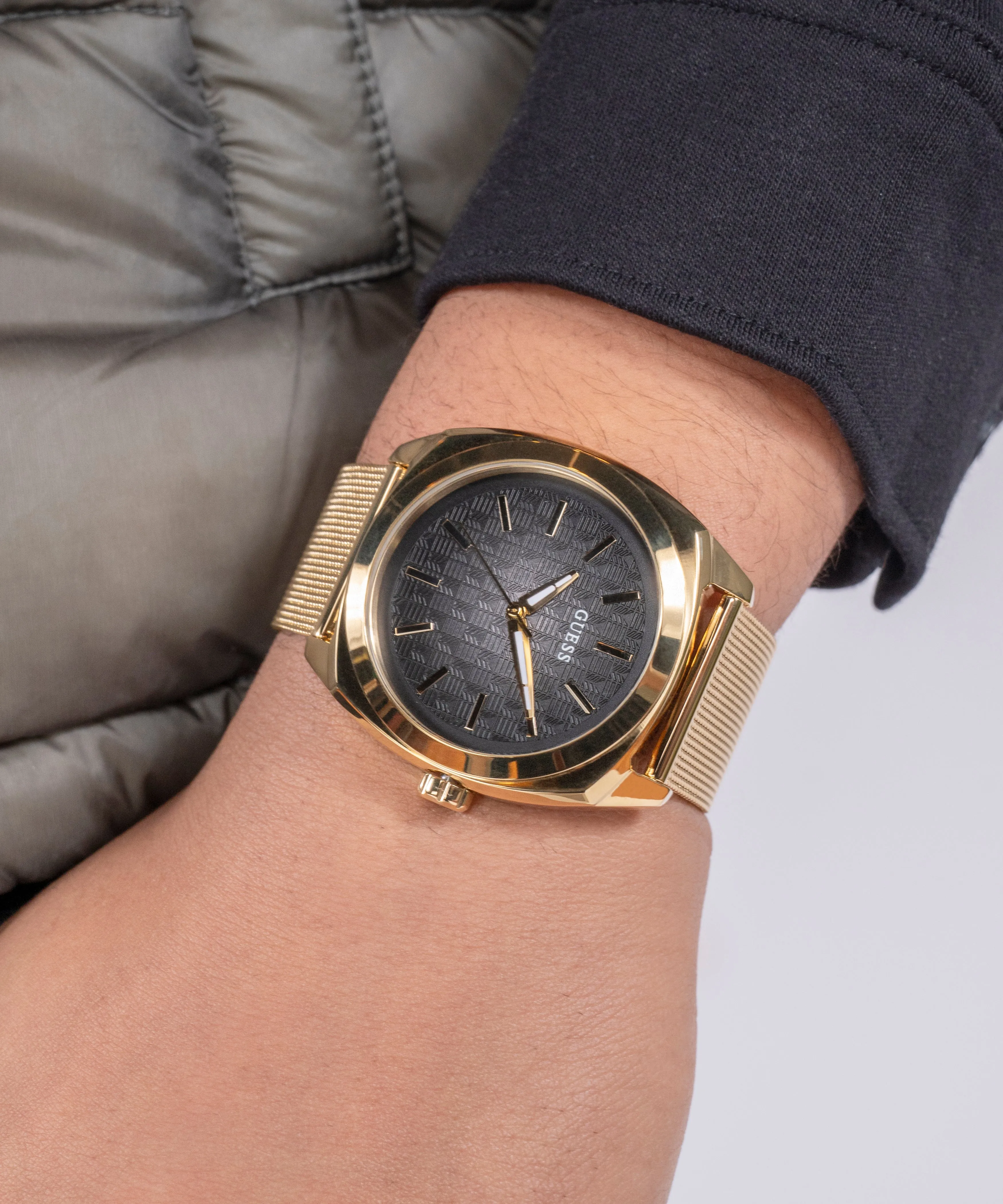 GUESS Mens Gold Tone Analog Watch